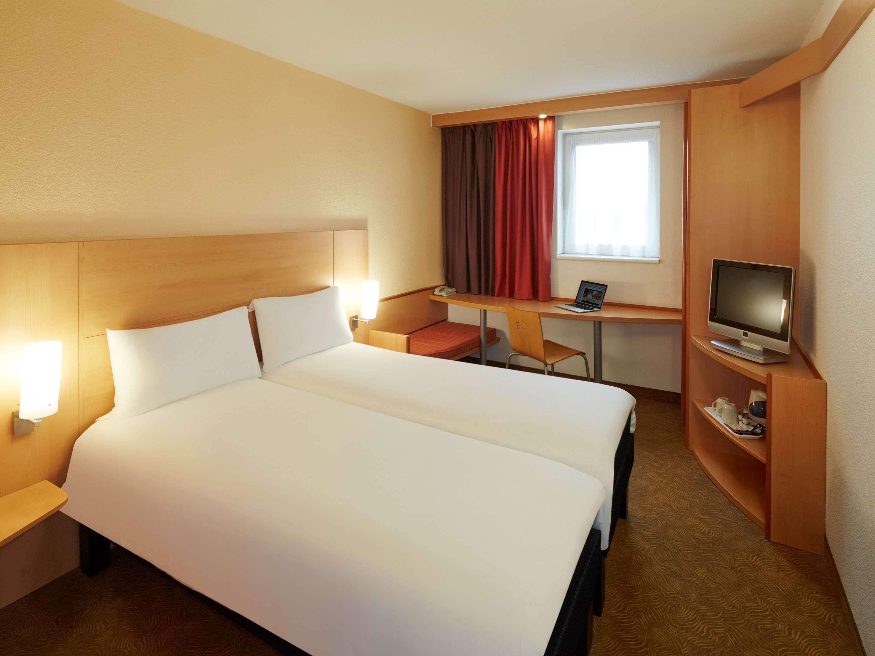 Ibis Reading Centre Hotel Buitenkant foto
